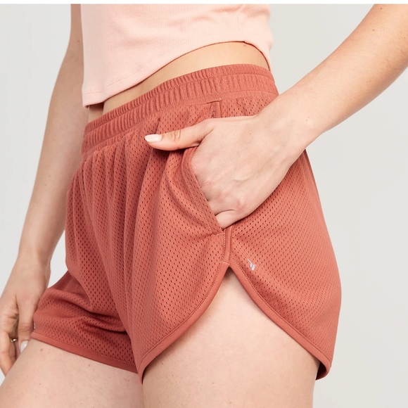 NWT OLD NAVY Mid-Rise StretchTech Dolphin-Hem Run Shorts -- 3-inch inseam LARGE - Picture 4 of 7